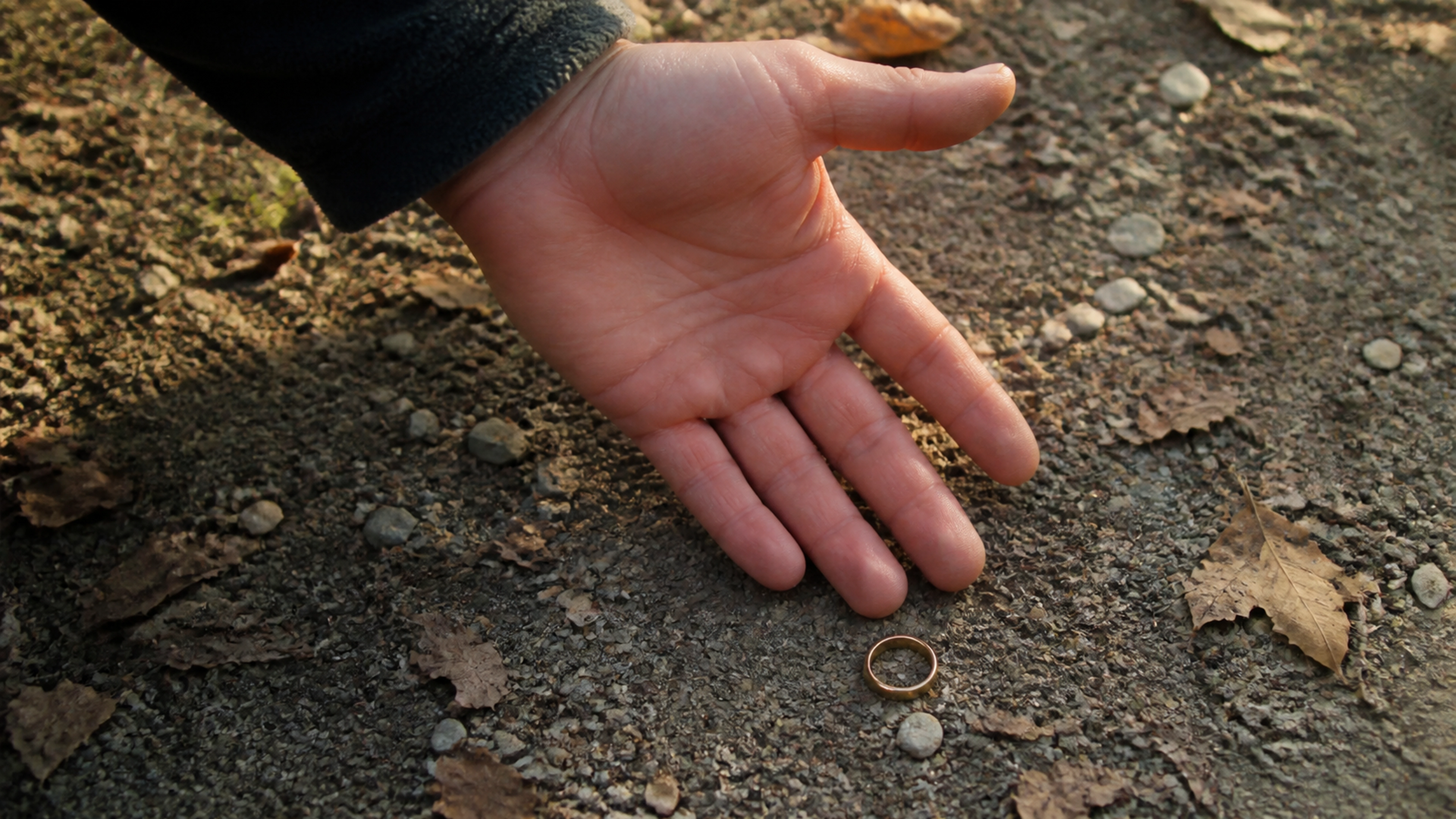 Illustration éditoriale pour l’article « Perdre une bague : signification spirituelle et symbolique »